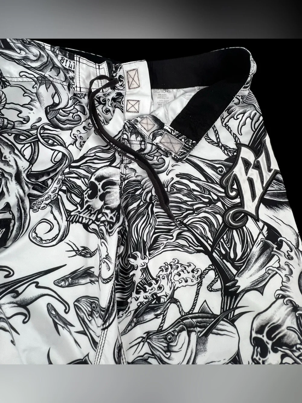Vintage Billabong Board Shorts Mens 36 White Skull Tattoo Nautical Y2K Swim